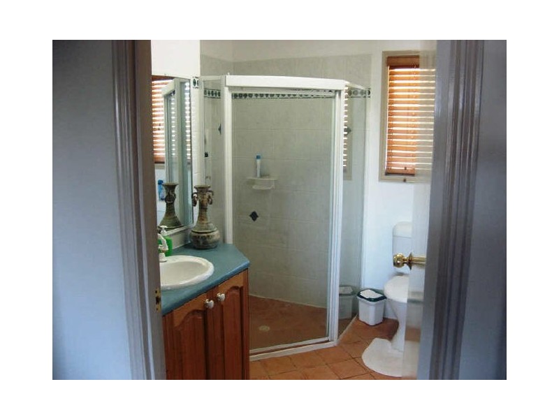 18 Eastbourne Steet, Macleay Island QLD 4184