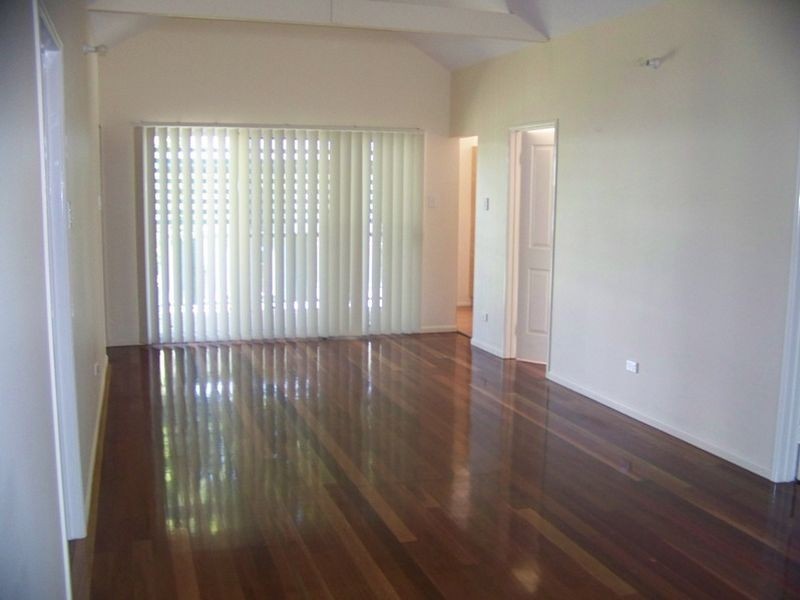 2 Noogie Street, Macleay Island QLD 4184