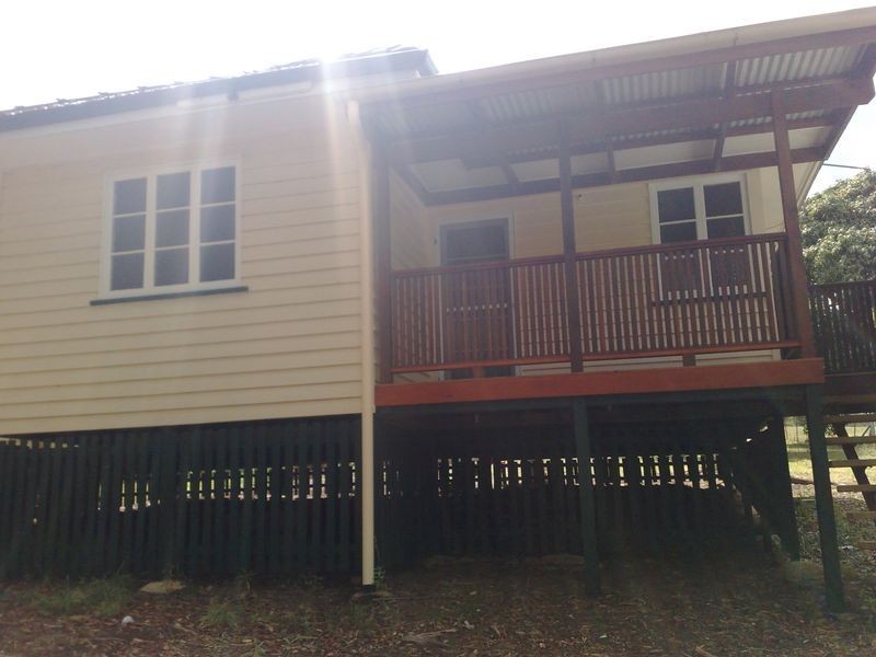 10 Rhodes, Macleay Island QLD 4184