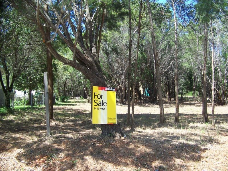 158 High Central Road, Macleay Island QLD 4184