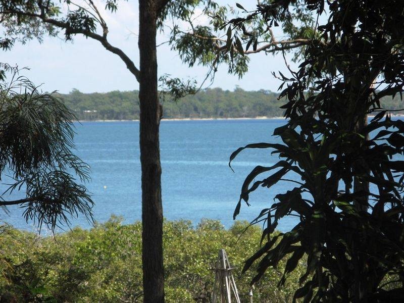 43 Coondooroopa Drive, Macleay Island QLD 4184