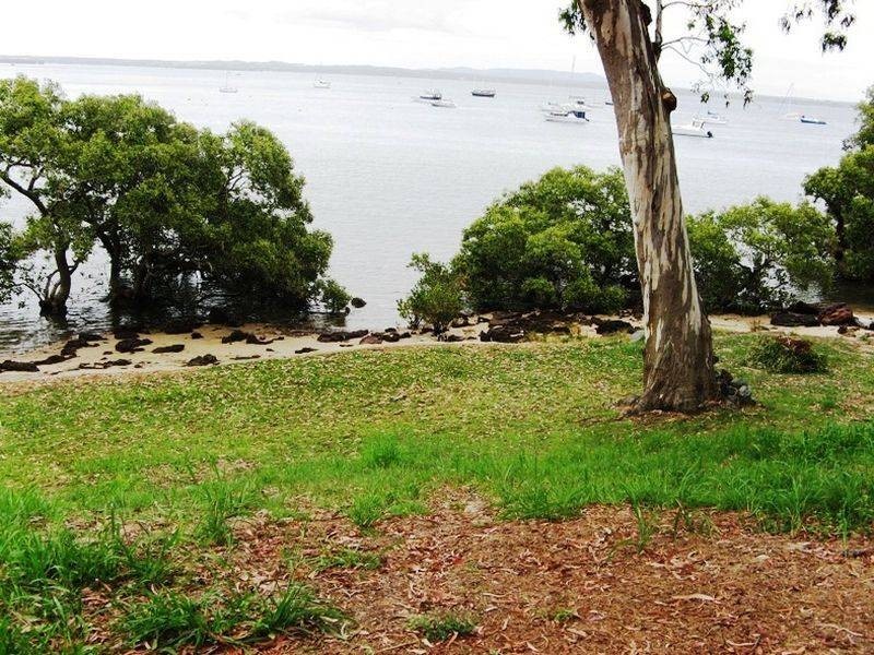 43 Coondooroopa Drive, Macleay Island QLD 4184