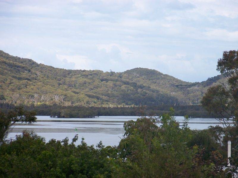 5 James Street, Russell Island QLD 4184