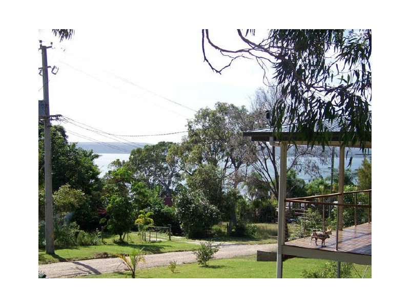 30 Tukkeri Street, Macleay Island QLD 4184