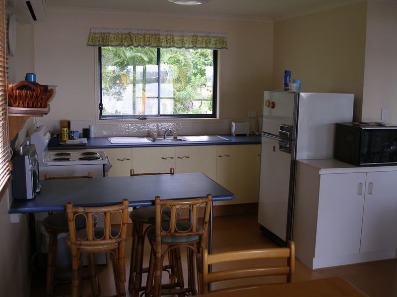 15 Coast Road, Macleay Island QLD 4184