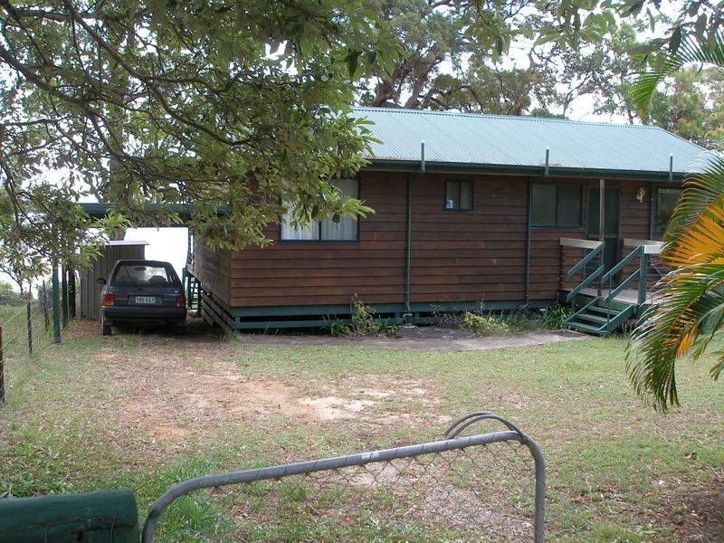 15 Coast Road, Macleay Island QLD 4184