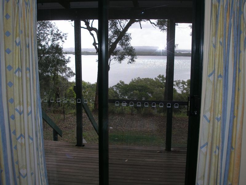 15 Coast Road, Macleay Island QLD 4184