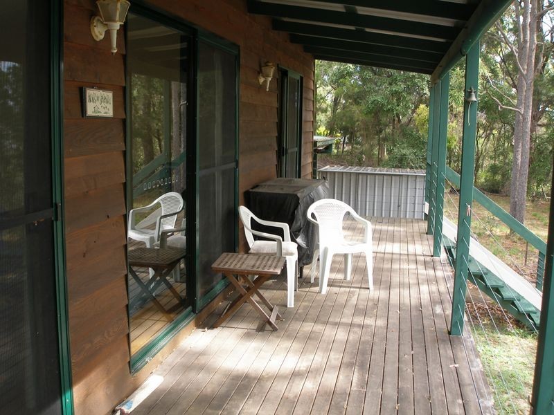 15 Coast Road, Macleay Island QLD 4184