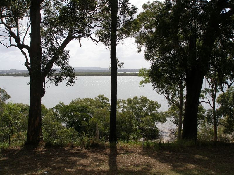 15 Coast Road, Macleay Island QLD 4184
