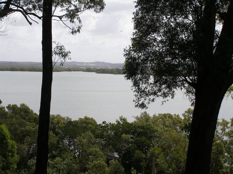 15 Coast Road, Macleay Island QLD 4184