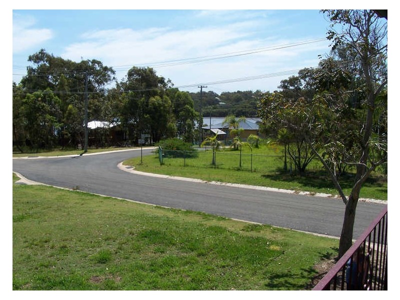 40 Cresthaven Street, Lamb Island QLD 4184