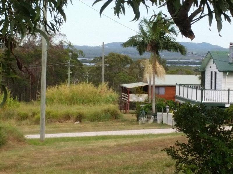 10 Dahlia Street, Russell Island QLD 4184