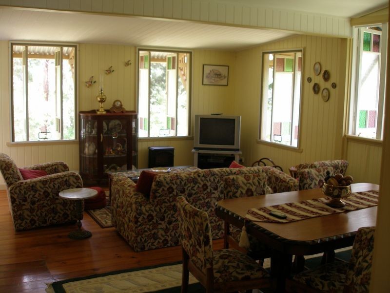 12 Kooberry, Macleay Island QLD 4184