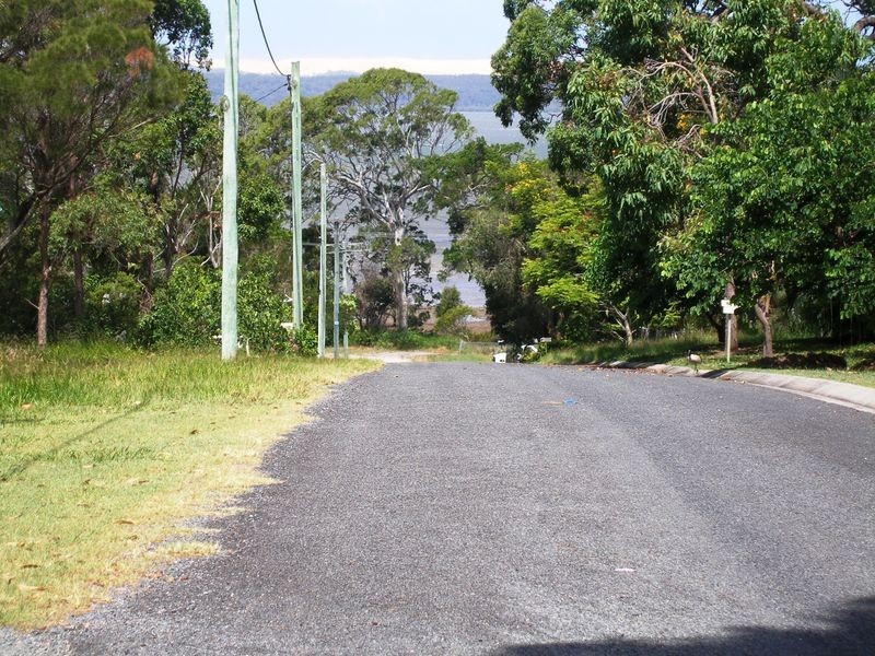 12 Kooberry, Macleay Island QLD 4184