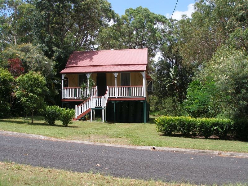 12 Kooberry, Macleay Island QLD 4184