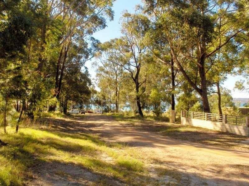 2 Fernbrook Avenue, Russell Island QLD 4184