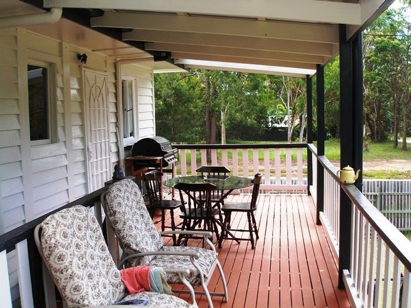 1 Oomool street, Macleay Island QLD 4184