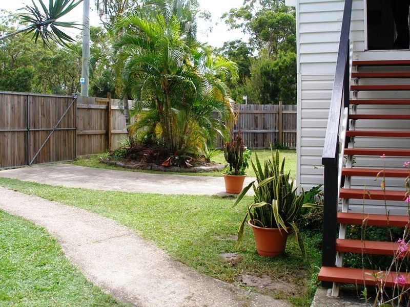 1 Oomool street, Macleay Island QLD 4184