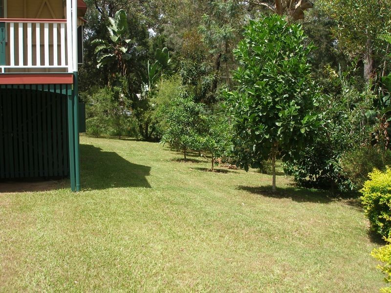 21 Leonie Crescent, Lamb Island QLD 4184
