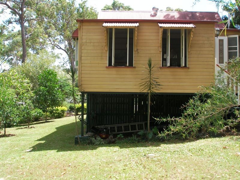21 Leonie Crescent, Lamb Island QLD 4184