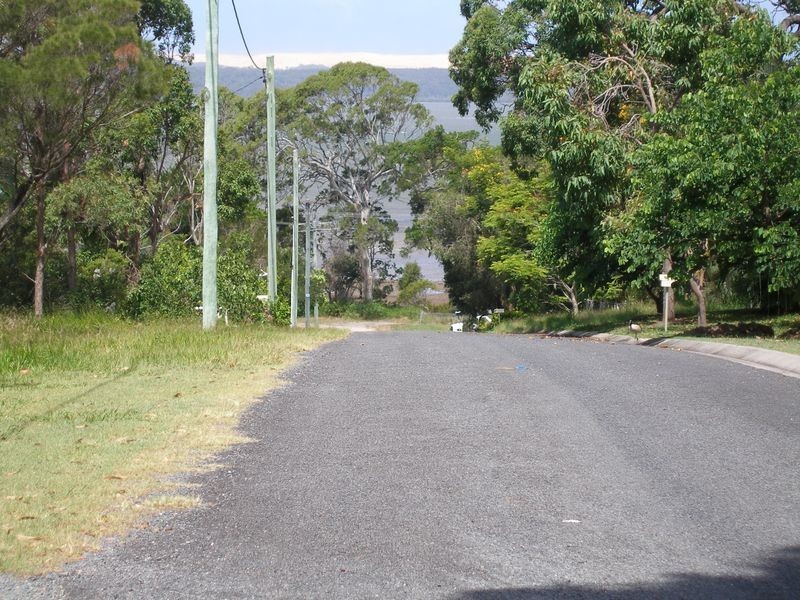 21 Leonie Crescent, Lamb Island QLD 4184