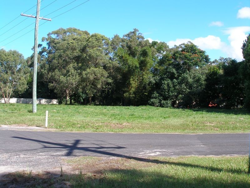 34 Hamilton Pde, Macleay Island QLD 4184