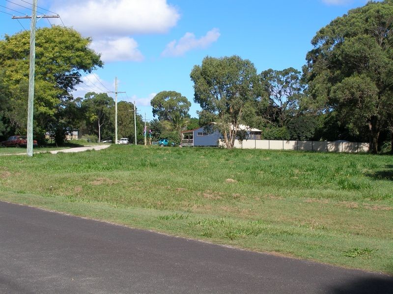 34 Hamilton Pde, Macleay Island QLD 4184