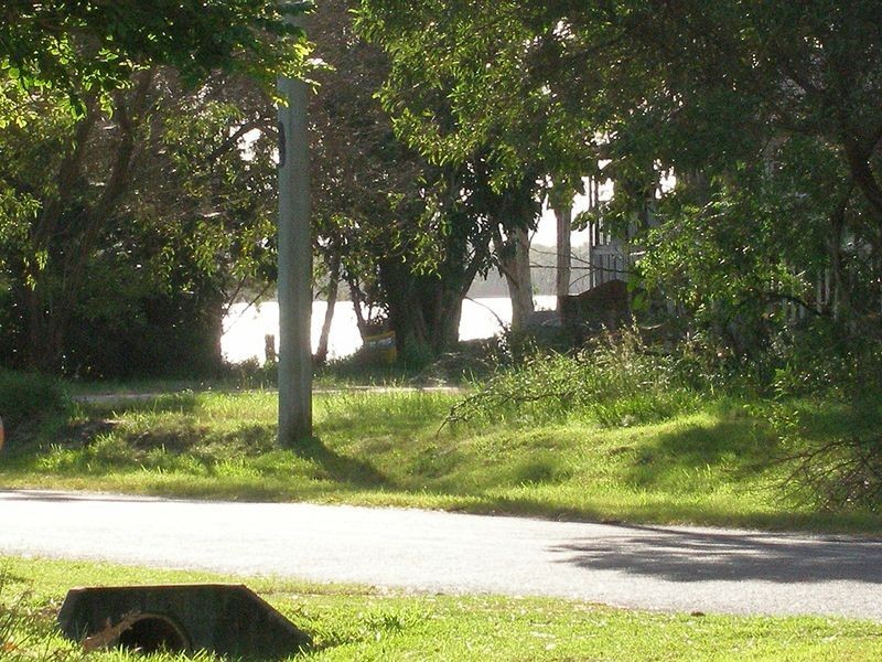 34 Hamilton Pde, Macleay Island QLD 4184