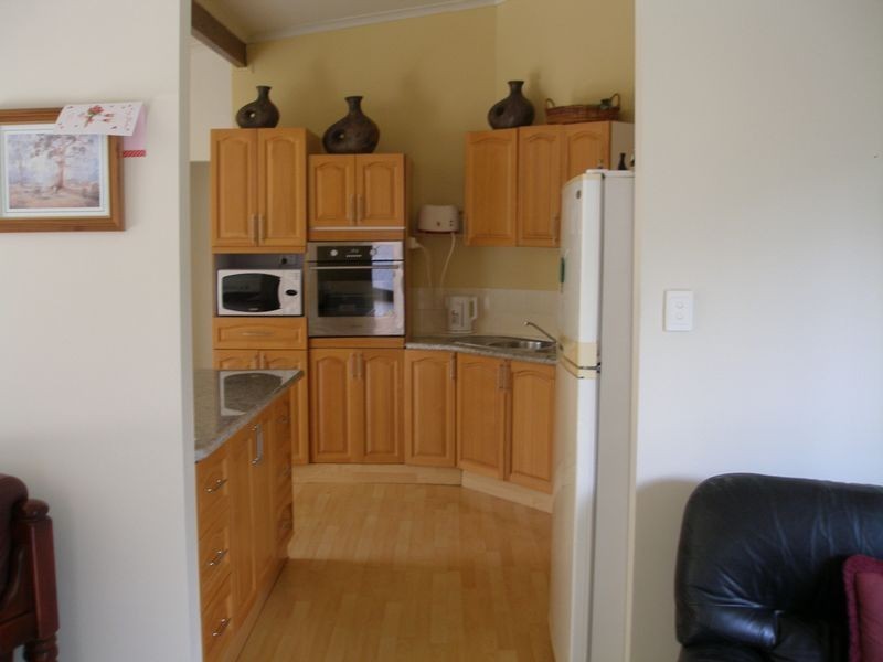 11 Jane Street, Macleay Island QLD 4184