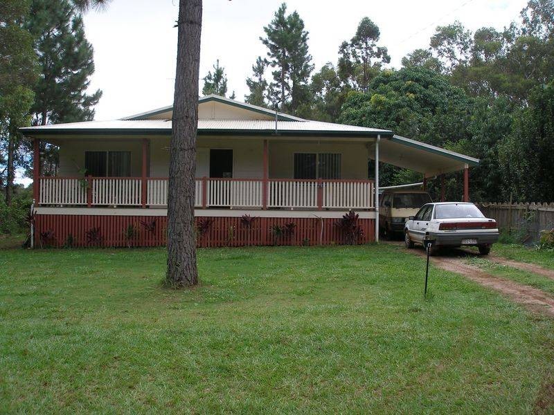 17 Cooee Crescent, Macleay Island QLD 4184
