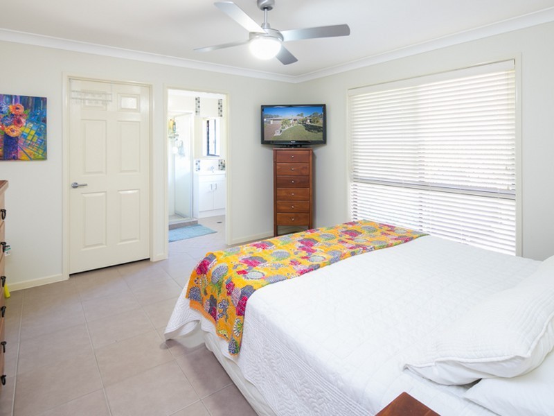 26 Poynter Street, Redland Bay QLD 4165