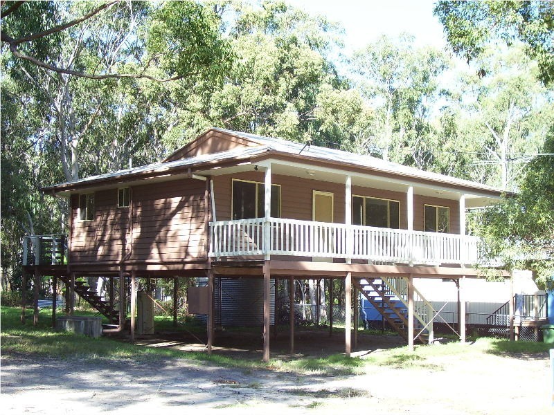16 Brolga, Macleay Island QLD 4184