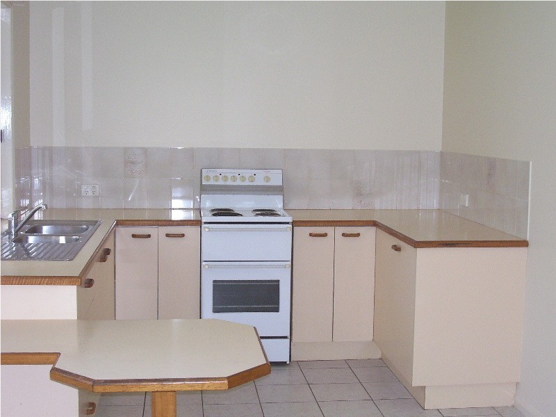 16 Brolga, Macleay Island QLD 4184