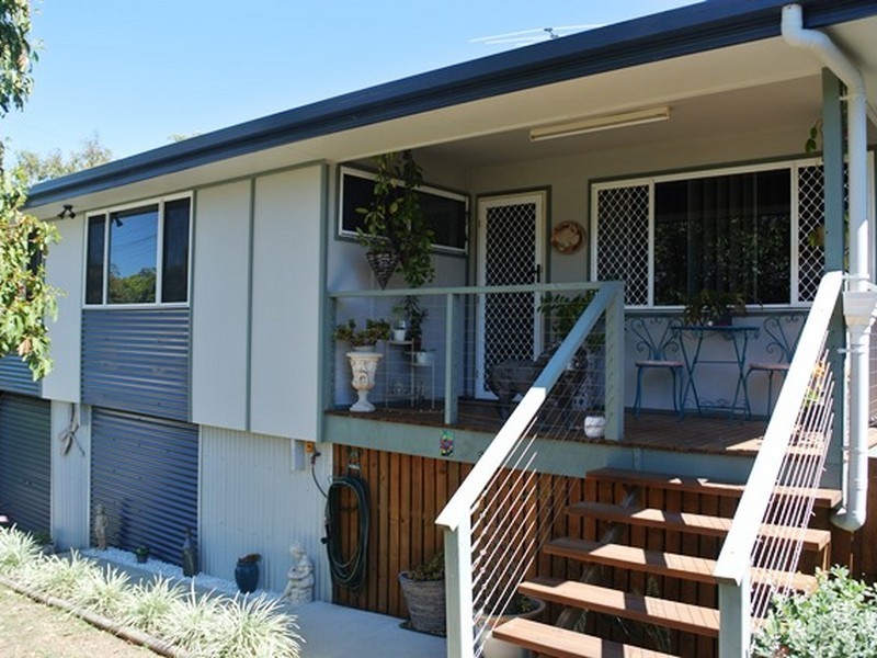 17 Michael Street, Macleay Island QLD 4184