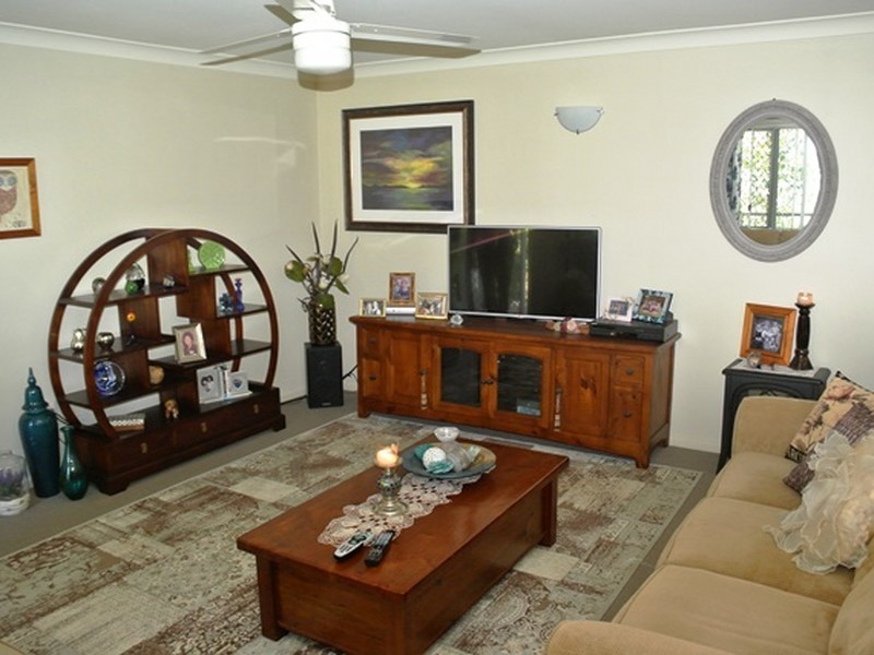 17 Michael Street, Macleay Island QLD 4184