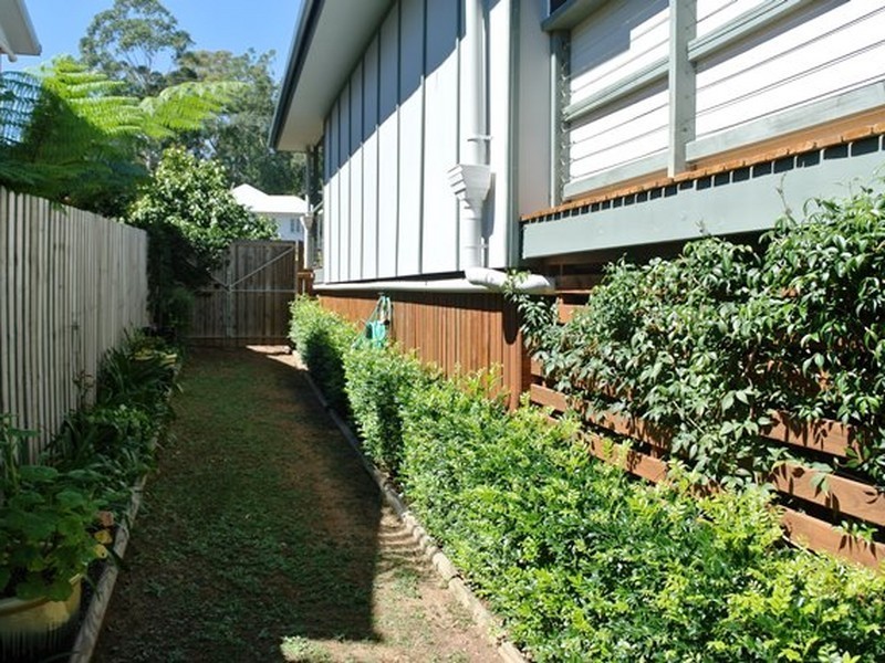 17 Michael Street, Macleay Island QLD 4184