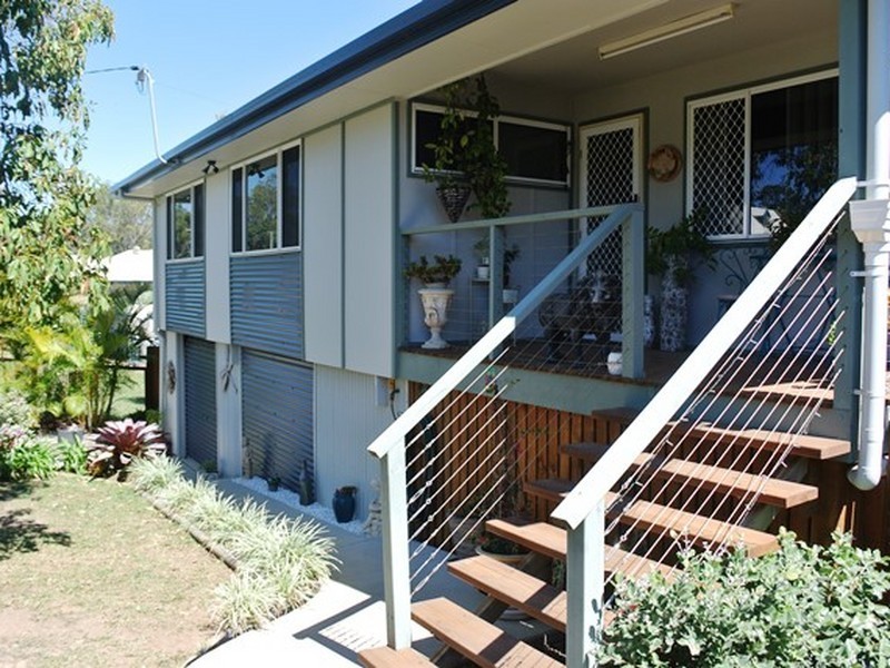 17 Michael Street, Macleay Island QLD 4184