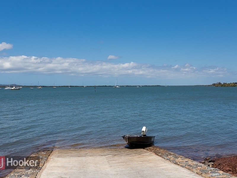 303 Esplanade, Redland Bay QLD 4165