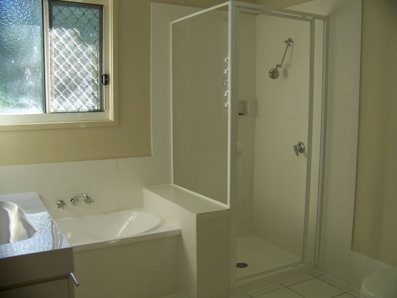 15 Rhodes, Macleay Island QLD 4184