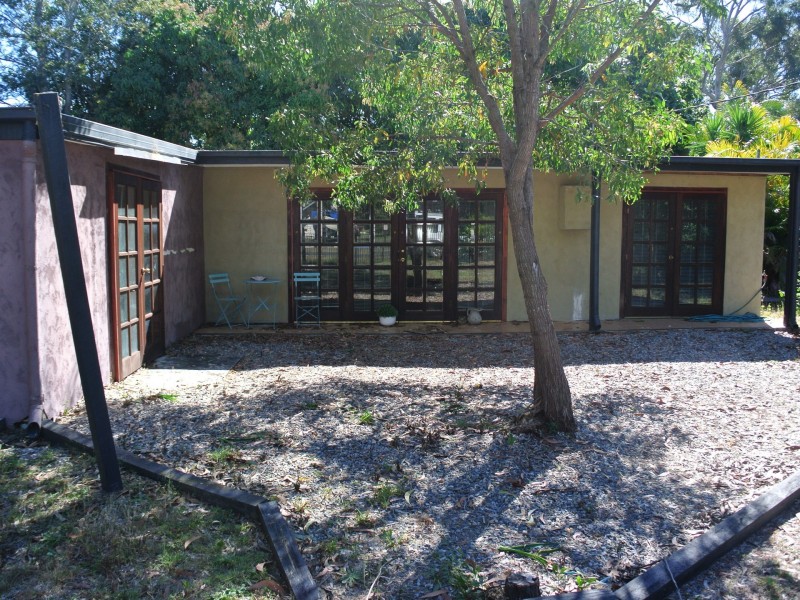 76 Charles Terrace, Macleay Island QLD 4184