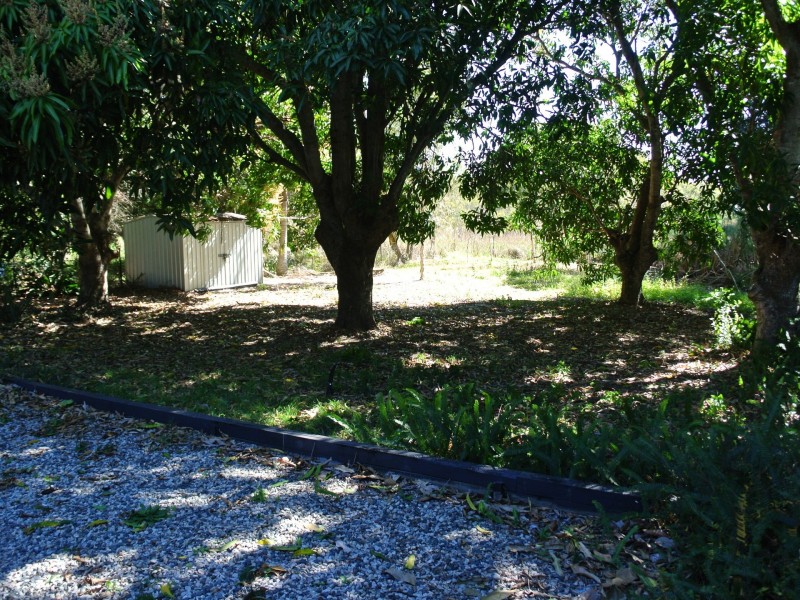 76 Charles Terrace, Macleay Island QLD 4184