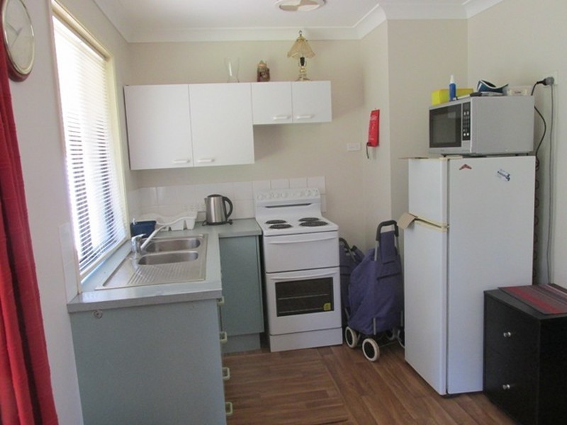 8 Columbia Street, Macleay Island QLD 4184