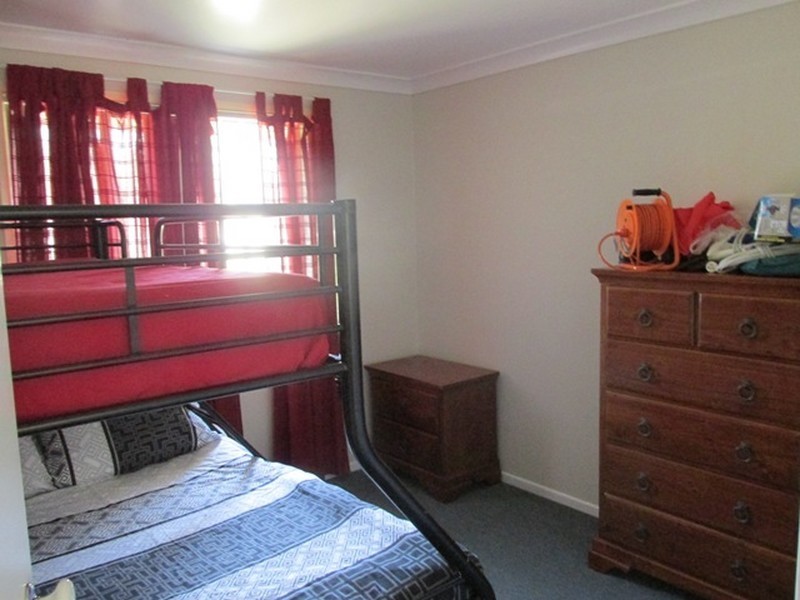 8 Columbia Street, Macleay Island QLD 4184