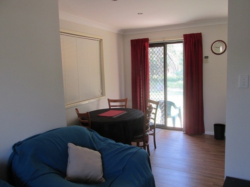 8 Columbia Street, Macleay Island QLD 4184