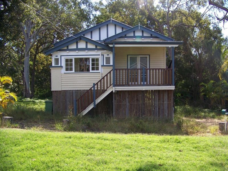 75 Eastbourne Tce, Macleay Island QLD 4184