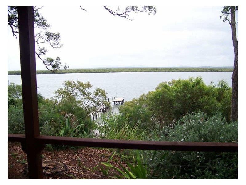 132 Western Road, Macleay Island QLD 4184