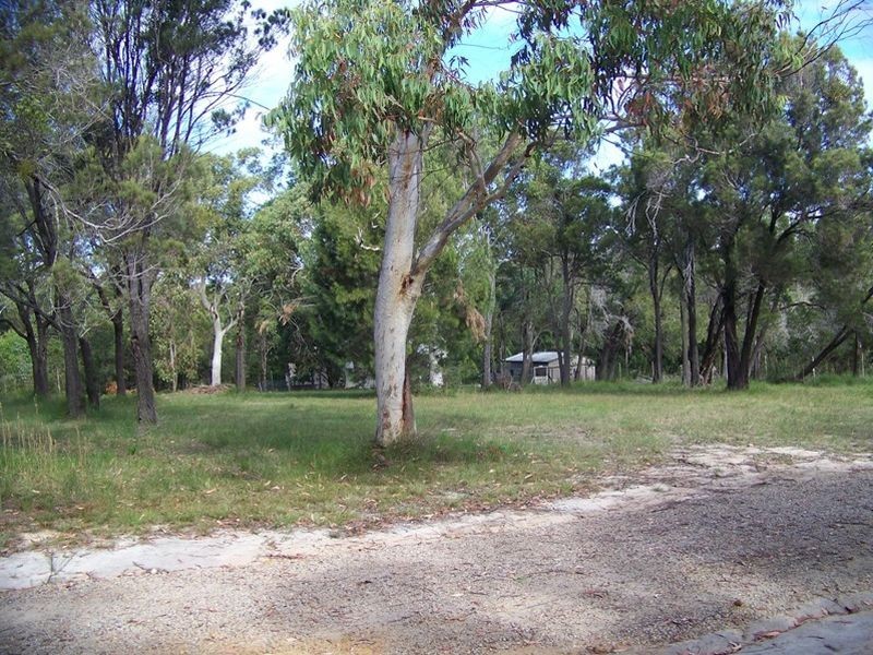 32-34 Wake street, Macleay Island QLD 4184