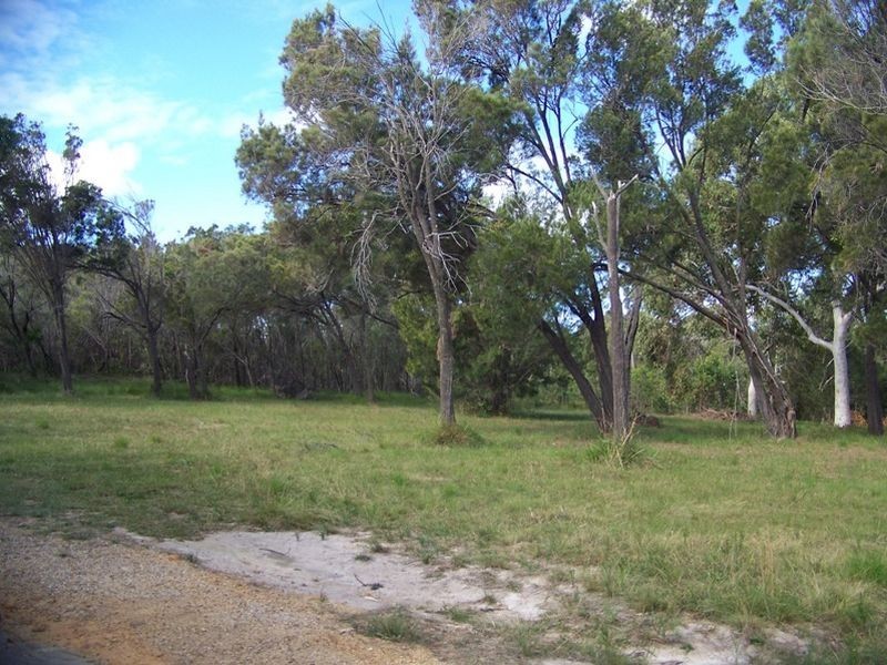 32-34 Wake street, Macleay Island QLD 4184