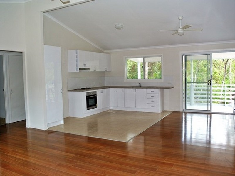 5 Michael Street, Macleay Island QLD 4184