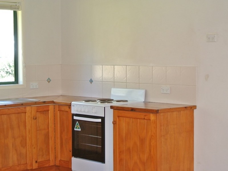 17 Jordan St, Macleay Island QLD 4184